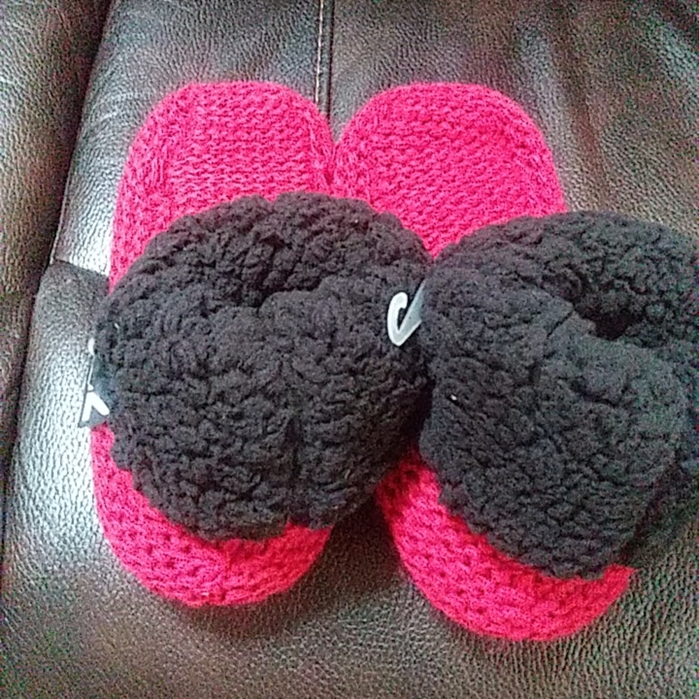 Slippers - Picture 1 of 2